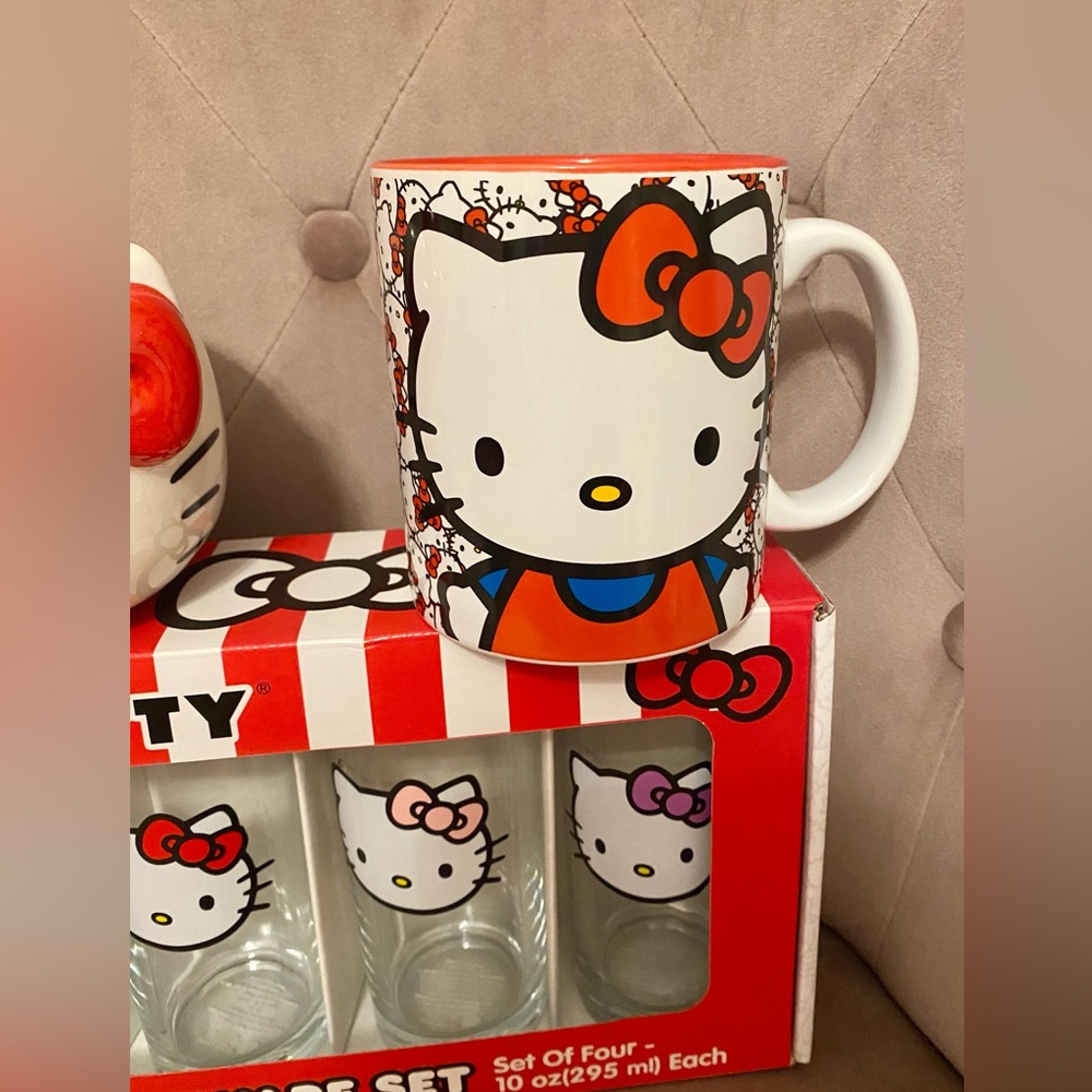 Hello Kitty - Picture 4 of 10